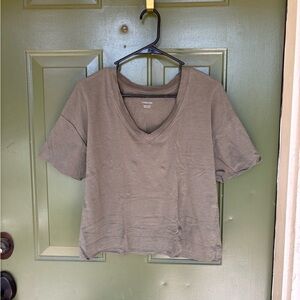 Everlane Oversized Cropped V Neck Tee in Kalamata Green Small